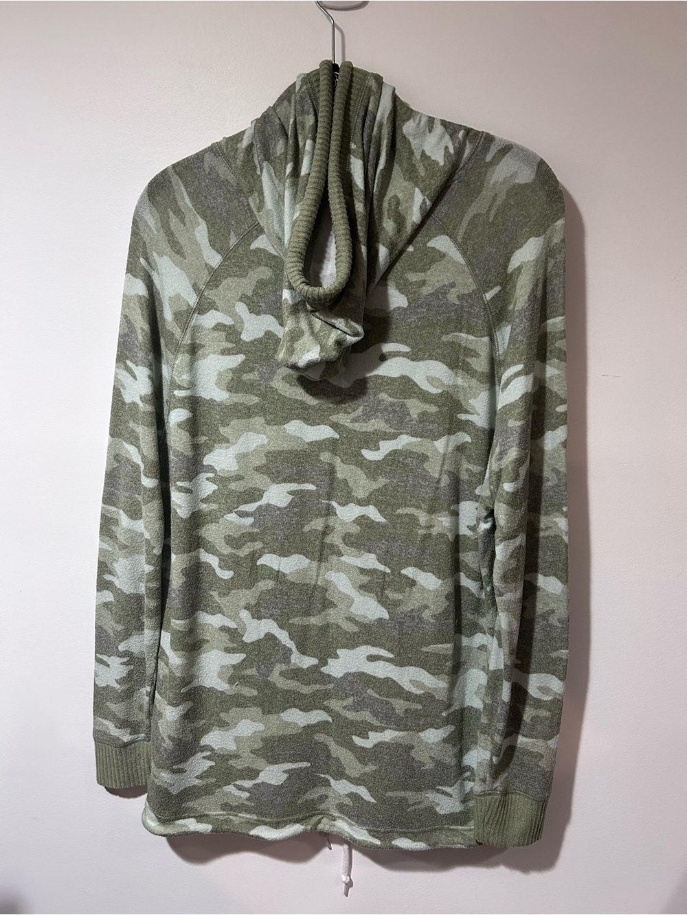 PINK camo Hoodie - Picture 2 of 9